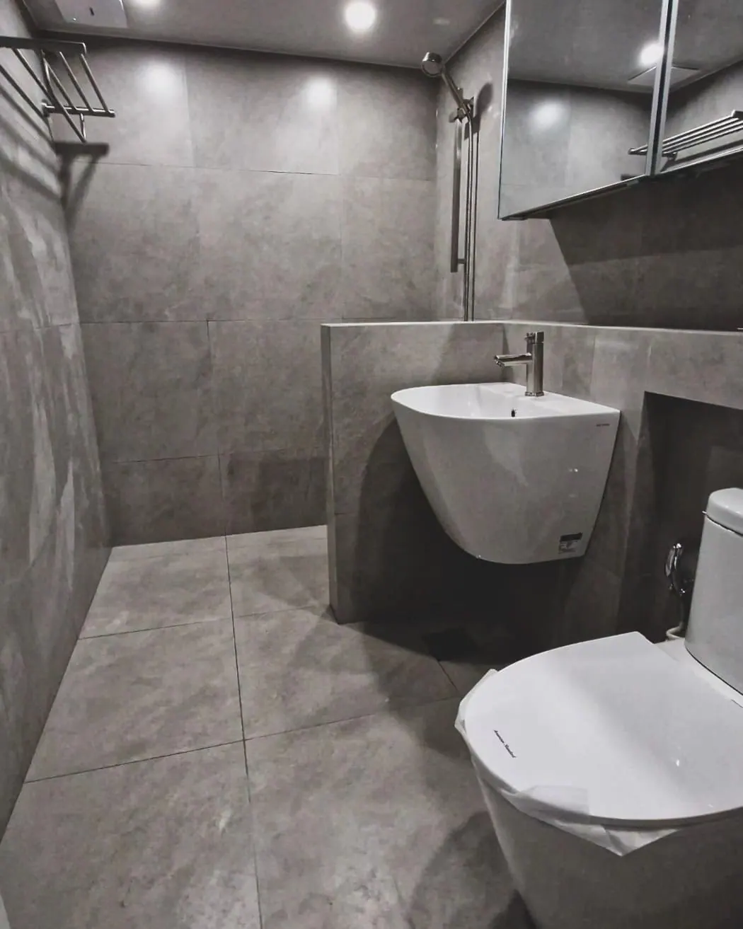 Charcoal stone bathroom refit — Chelsea, London