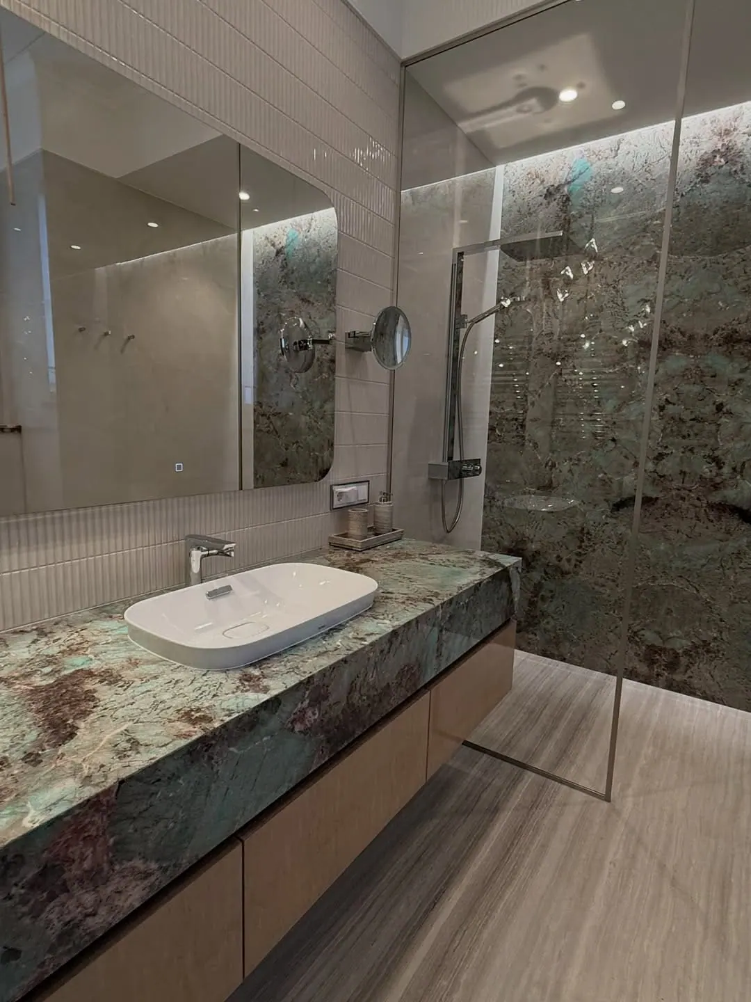 Amazon green marble bathroom — Brixton, London